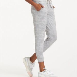 Vuori Light Gray Camo Performance Joggers - Small Long